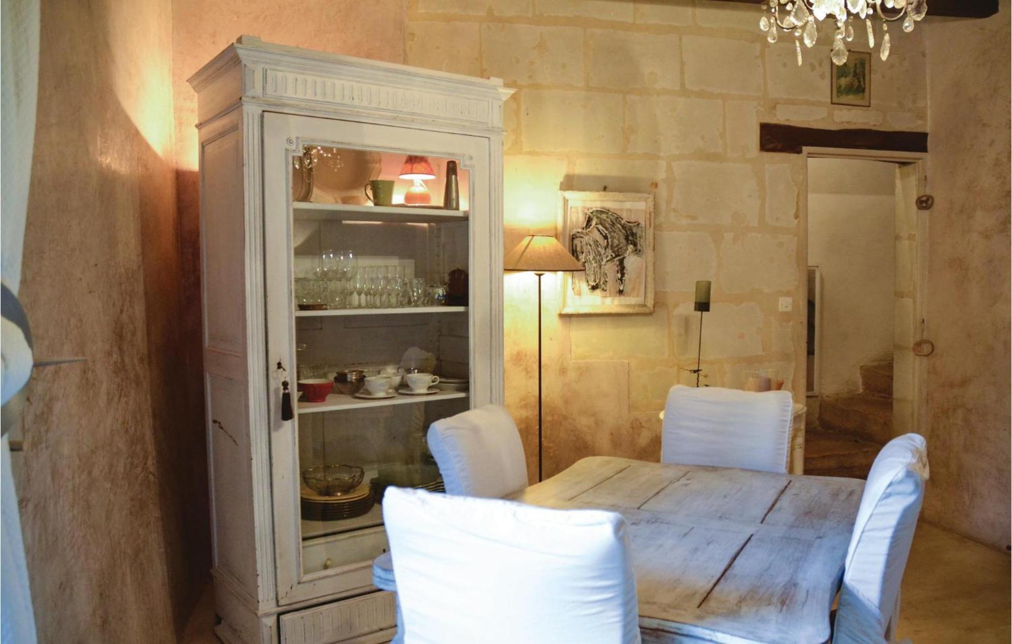 Cozy Home In Gennes With Kitchen Zewnętrze zdjęcie